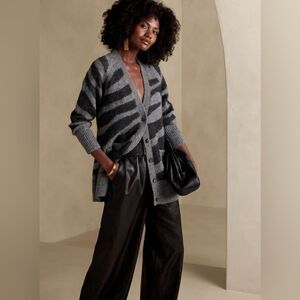 Banana Republic Women’s Size XL Grey Black Alpaca Blend Zebra Print Cardigan